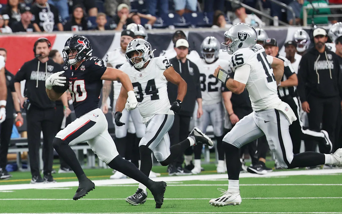 Fernando Mendoza throws preseason INT, chases opponent 50 yards