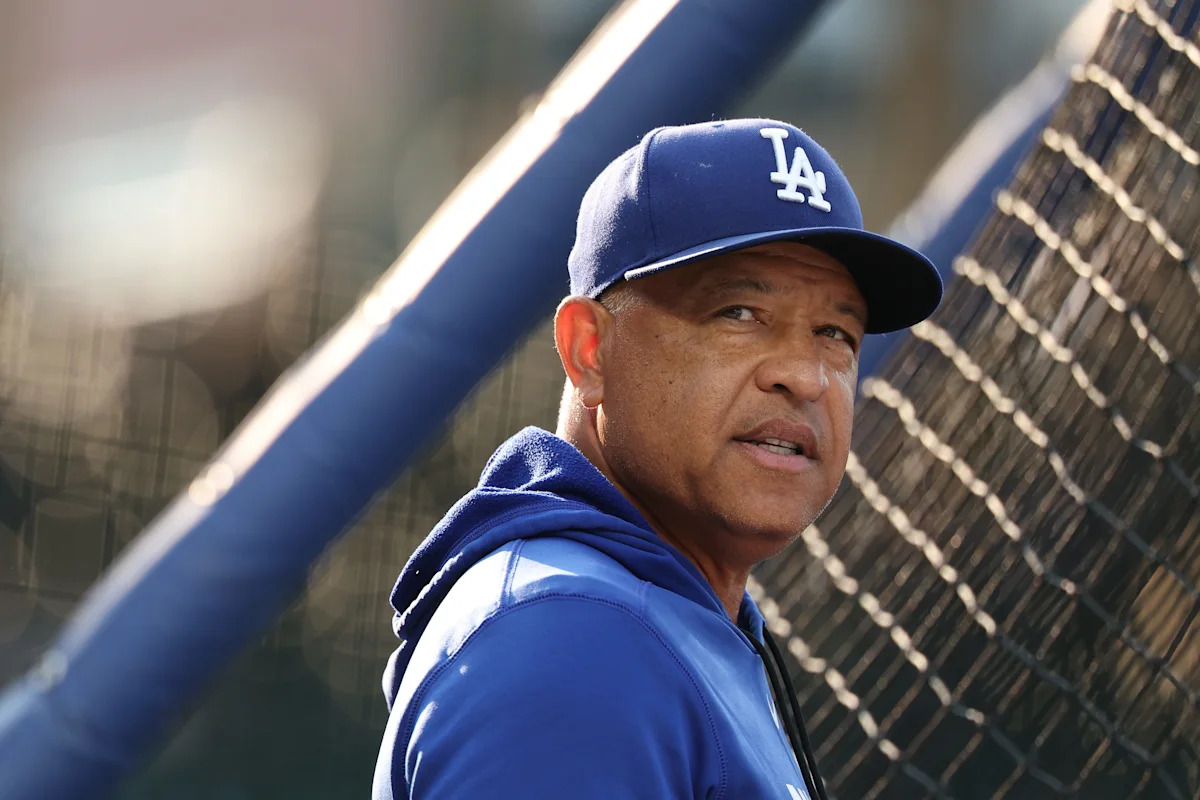 Dave Roberts laments Dodgers' offense, defense after Brewers take 3 in LA