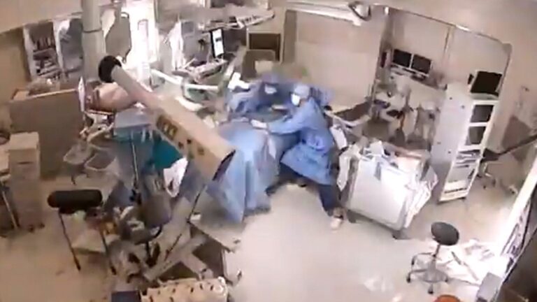 Earthquake strikes as doctors perform surgery