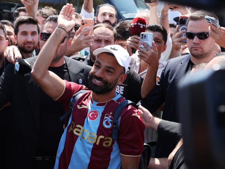 Mohamed Salah lands in Turkiye to fan frenzy ahead of Trabzonspor move