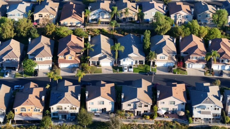 Mortgage rates surge to the highest since June 2025 as new Middle East attacks push oil prices up
