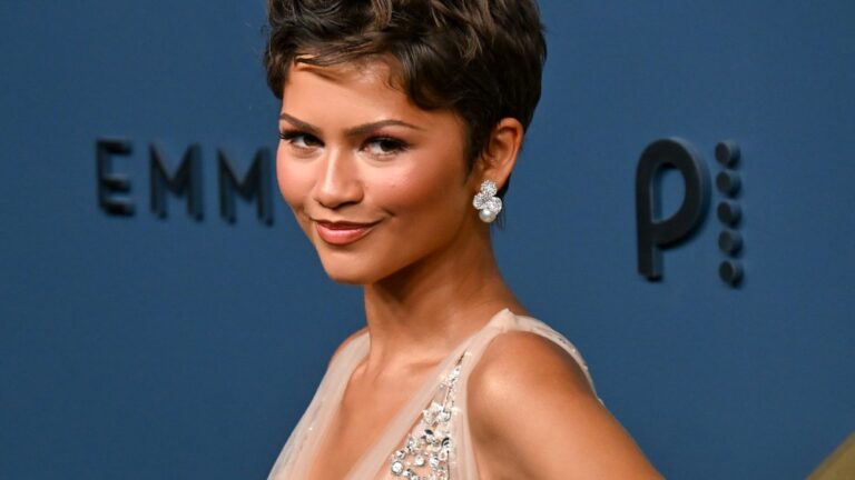 Zendaya Debuts Pixie Cut and Channels ’90s Glamour at the Emmys