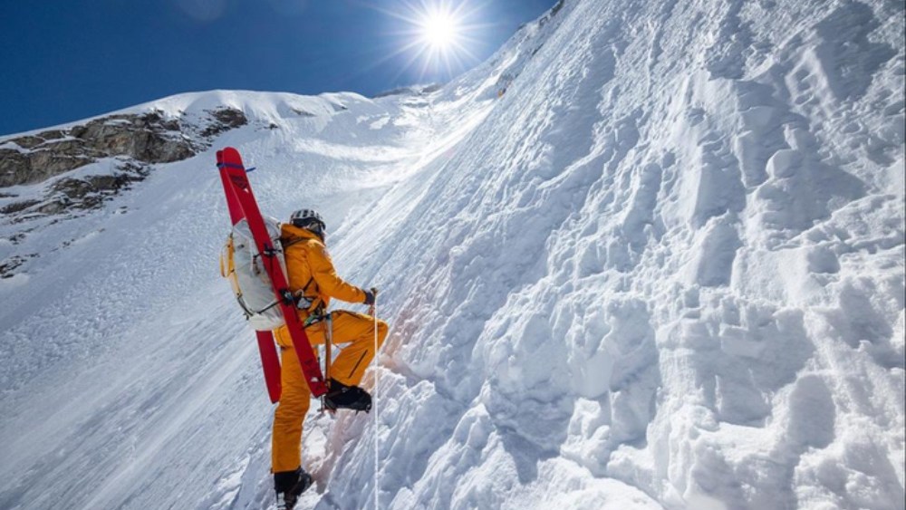 ‘Everest: The Other Side’ Directors Elizabeth Chai Vasarhelyi and Jimmy Chin Talk Grief, Loss and Their Most Personal Film Yet: ‘You Don’t Get to Choose Your Calling’