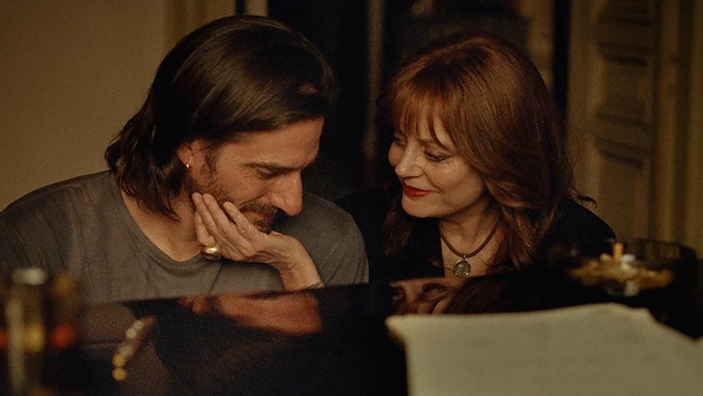 ‘The Echo Chamber’ Review: Luca Marinelli, Alicia Vikander and Susan Sarandon Reverberate Through a Smoky, Somber Single-Location Love Story