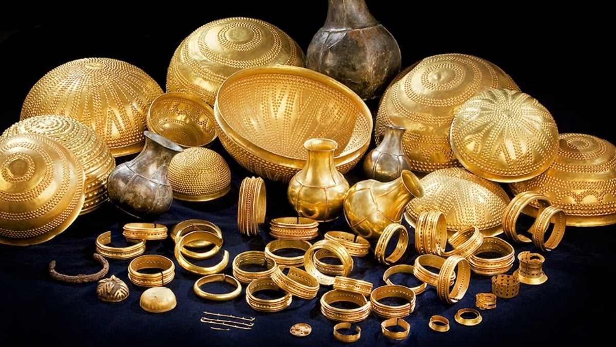 Rare Ancient Treasure Trove Stolen – But Thieves Left Behind a Piece of Metal From Beyond Our World