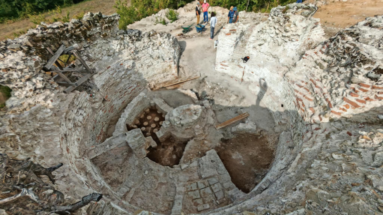 Lavish private bath used by Roman emperor and 'high-status residents' discovered at imperial palace in Serbia