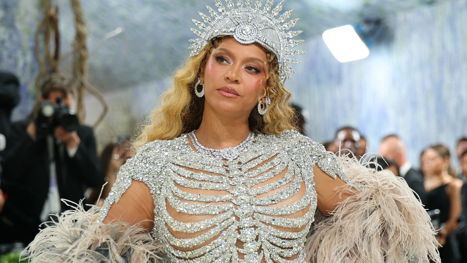 Beyoncé Is Selling a Wooden Box to Get Your Beekeeper Dreams Off the Ground For $948