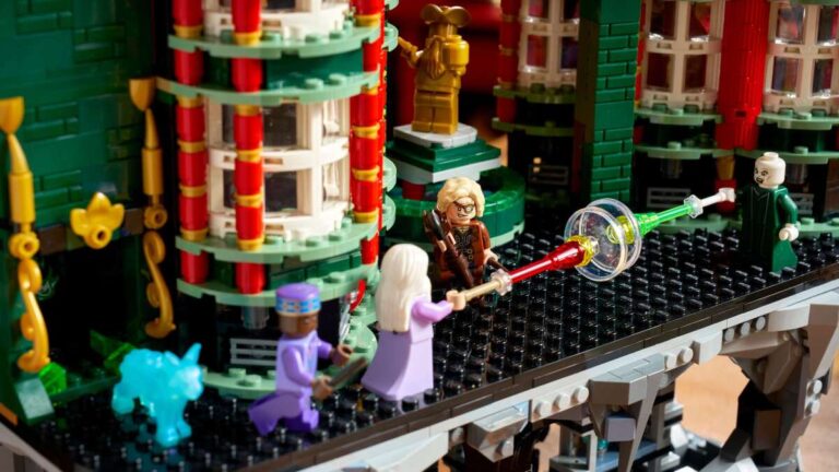 Legos magical Back to Hogwarts event is live: Shoppers can score steep discounts and free gifts all weekend