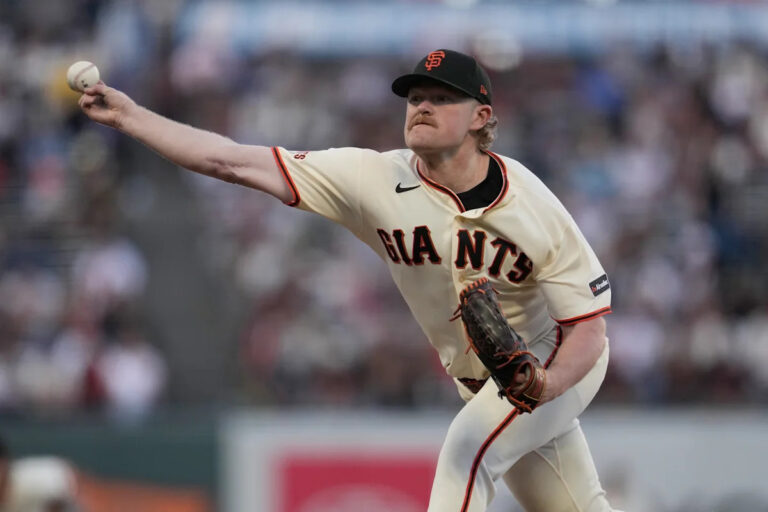 Shay Whitcomb chops a single in 11th for 1st career game-ending RBI as Giants beat Cardinals 5-4