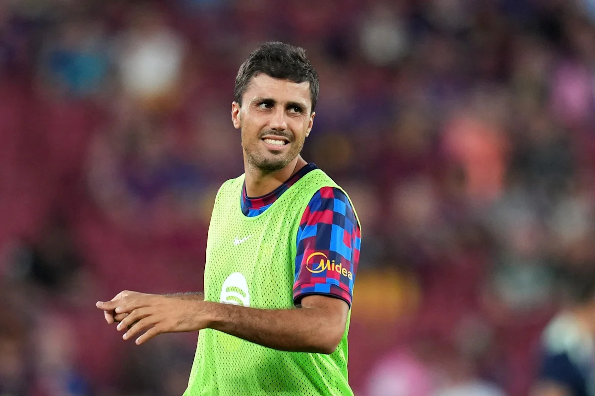 Barcelona coach sees new signing as a boon to the team; will not rush his integration