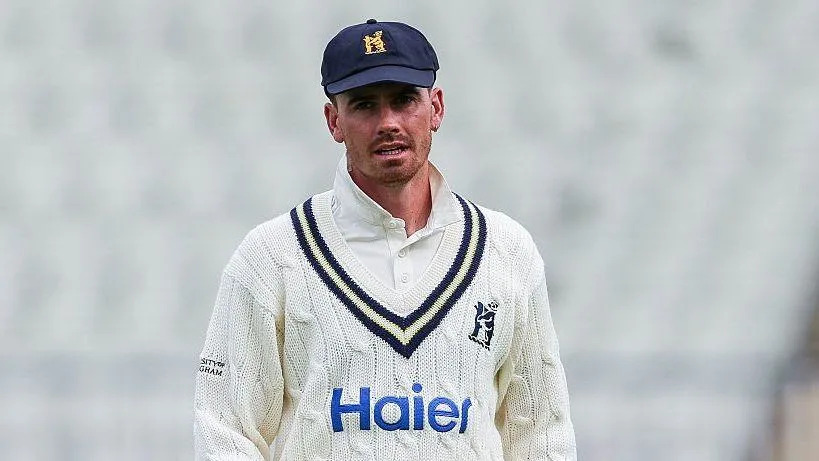 Leicestershire sign Bears bowler Gilchrist on loan
