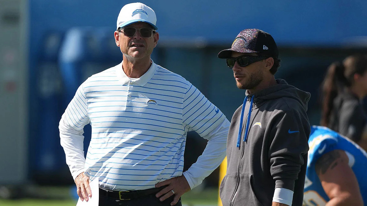 Chargers news: Jim Harbaugh looking in the mirror with Mike McDaniel