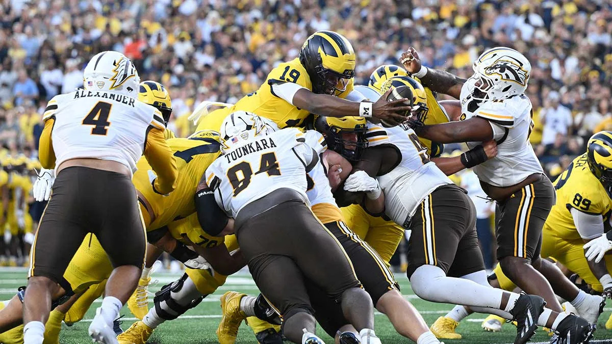 Michigan news: Brian Kelly urges offensive change to fit Bryce Underwood