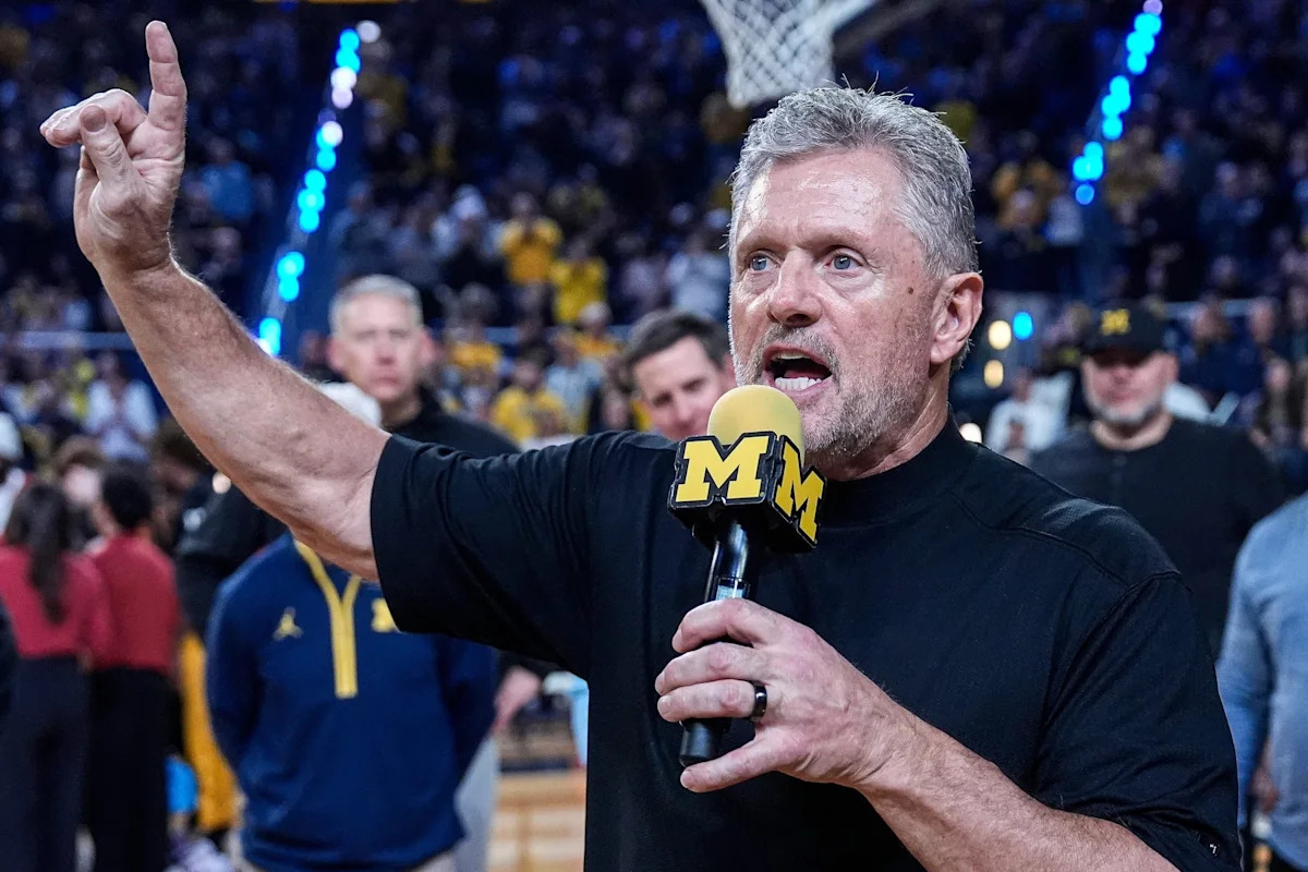 AP voters deliver harsh verdict on Wolverines after Western Michigan escape