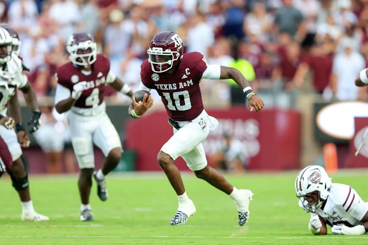 Texas A&M puts the clamps on hapless Missouri State offense in opening romp
