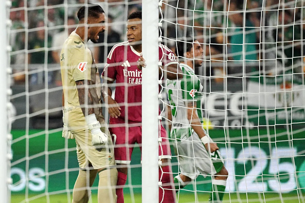 📸 Penalty saved, then message: La Liga keeper shows Mbappé who's boss