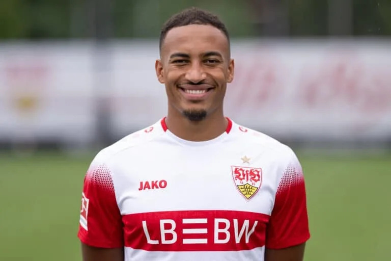 Leweling expected to remain at Stuttgart after rejecting Roma
