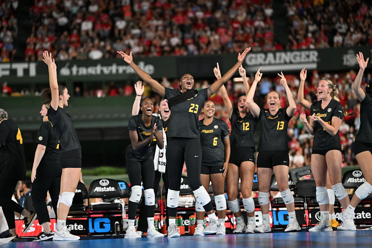 18 Points, 43,067 Fans: Mizzou’s Wrigley Showcase Ends Too Soon