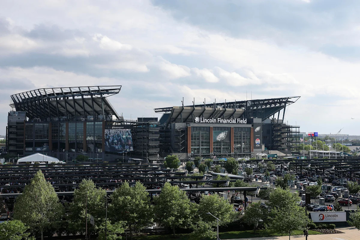 Eagles vs. Commanders Week 1: Scores, updates, and discussion