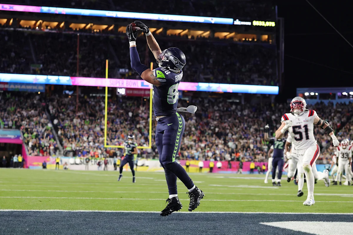 Seahawks TE AJ Barner "feels confident" headed into 2026 season