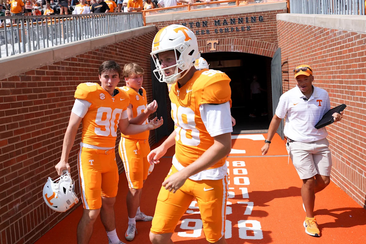 Watch Tennessee football punt blocked, returned by Georgia Tech for touchdown